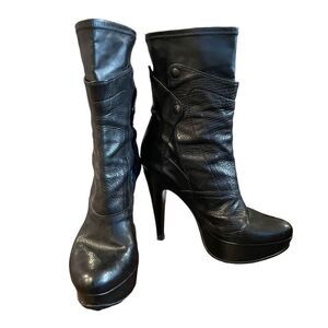 Vera Wang Lavender Fiona Black Platform Snap Heeled Booties Size 8.5M